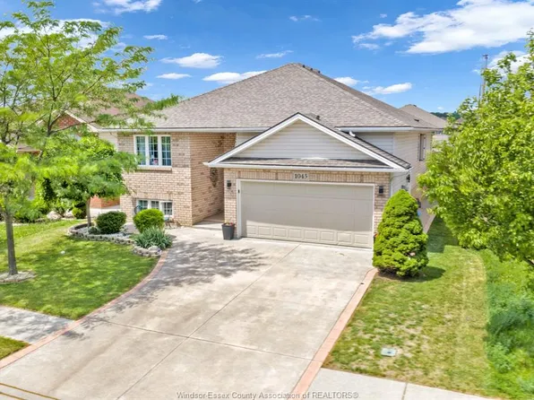 1045 Clover Ave, Windsor, ON N8P 1V8