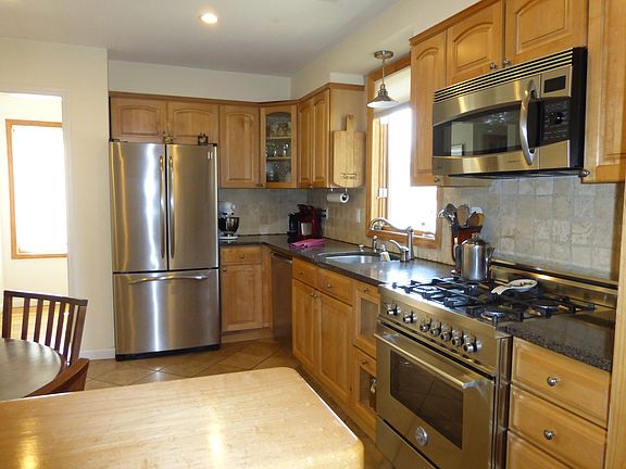 4th image of 1404 Shelbourne Ave
