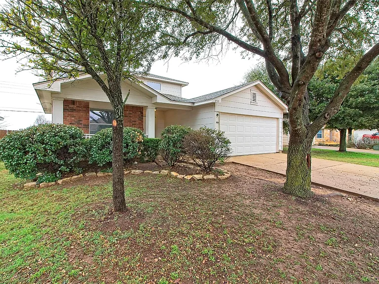 232 Brickyard Ln — Photo 3