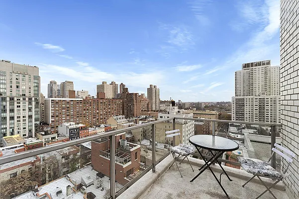 Sold by William Raveis Real Estate | media 16