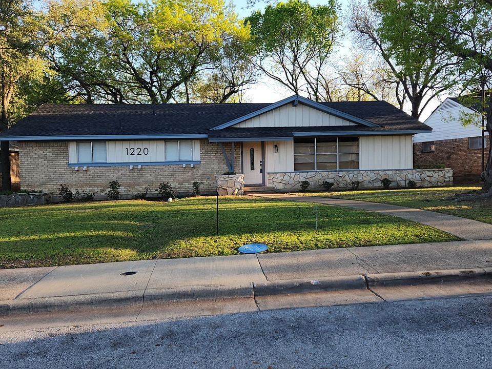1st image of 1220 Robin Glen Dr