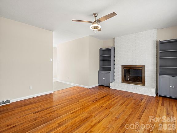 5th image of 76 Maple Springs Rd