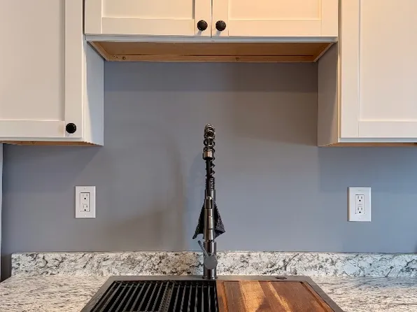 2 Main St Unit 2B, Newport, NH 03773