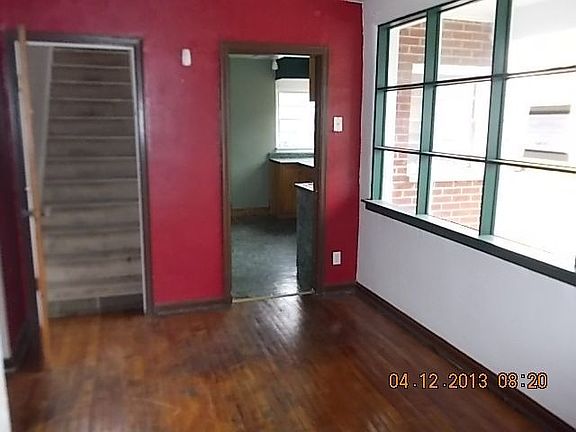 4th image of 819 Cherry Dr
