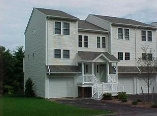 52 Red Brook Ln, West Warwick, RI 02893