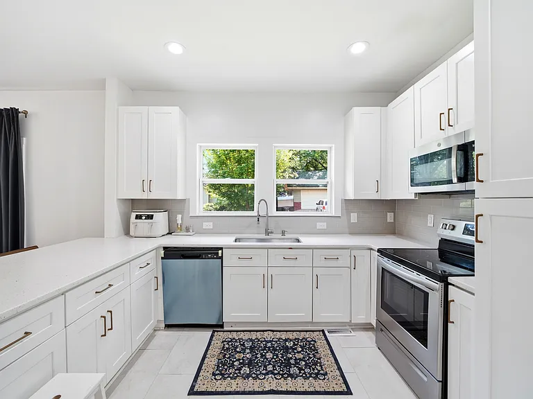 2601 Derita Ave — Photo 13