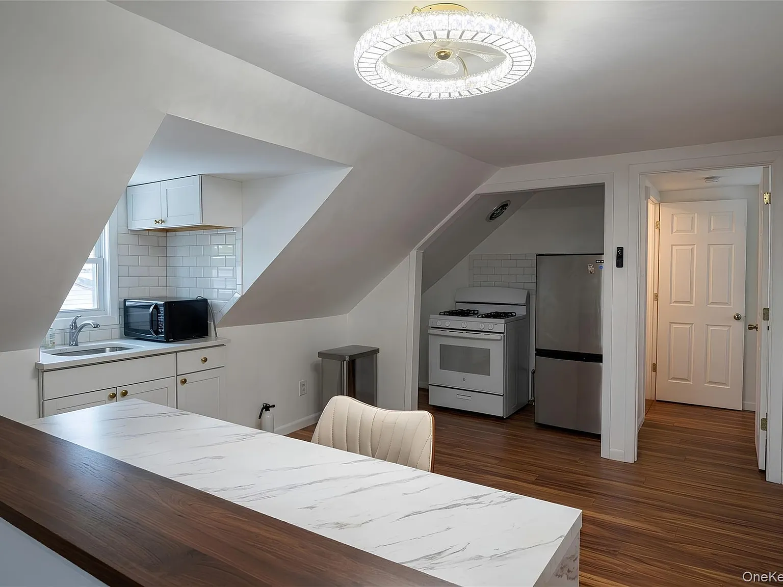 2 bed, 1.0 bath, 1500 sqft, $2,350 — Photo 2