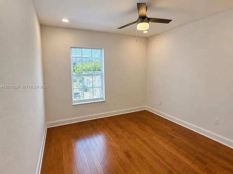 1440 Pennsylvania Ave #5 — Photo 2