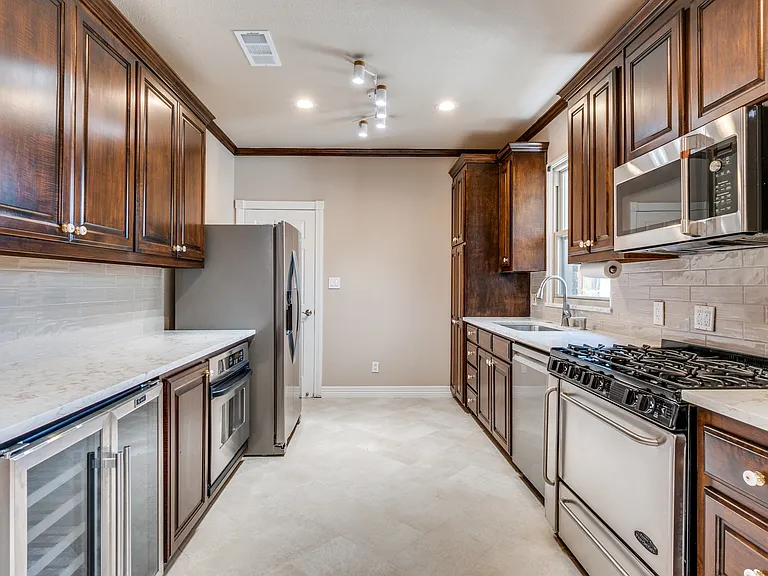 4449 Mockingbird Ln — Photo 11