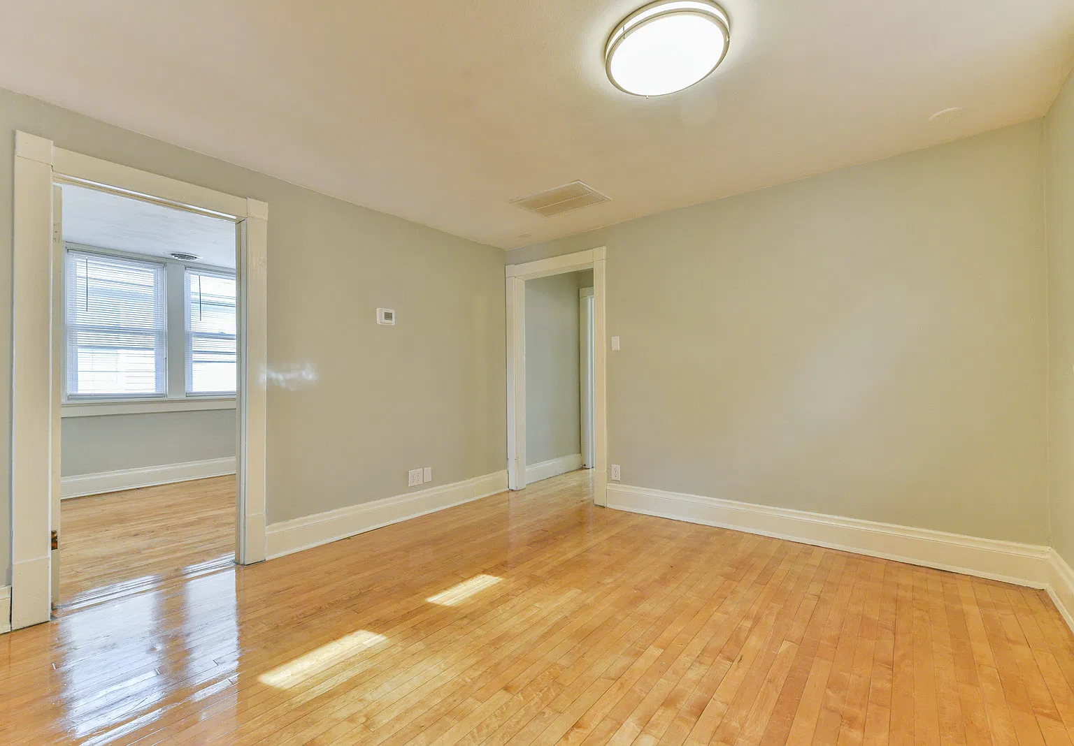 2 bed, 800 sqft, $1,285 — Photo 2