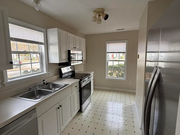 127 Nathan Tisdale Ln — Photo 4