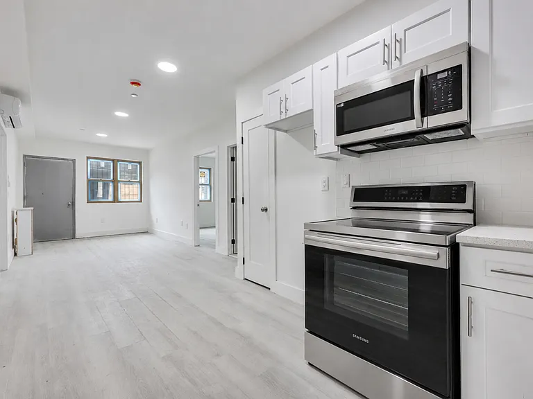431 Warwick St #2D — Photo 5