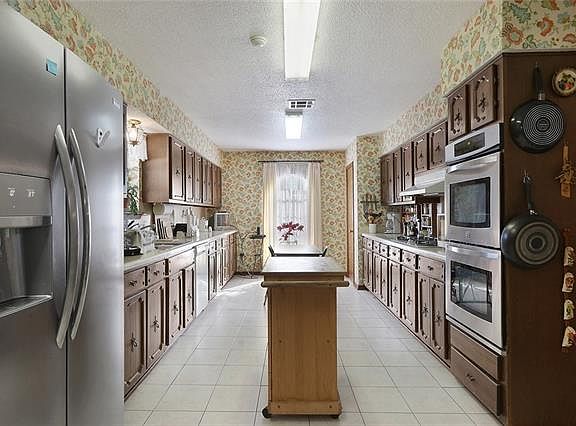 3rd image of 1328 Transcontinental Dr