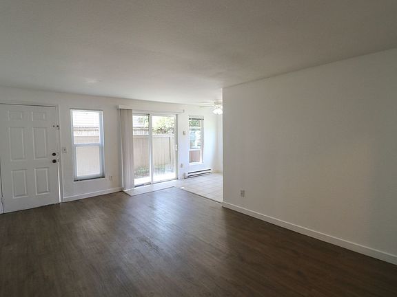 2nd image of 12326 33rd Ave NE APT 1