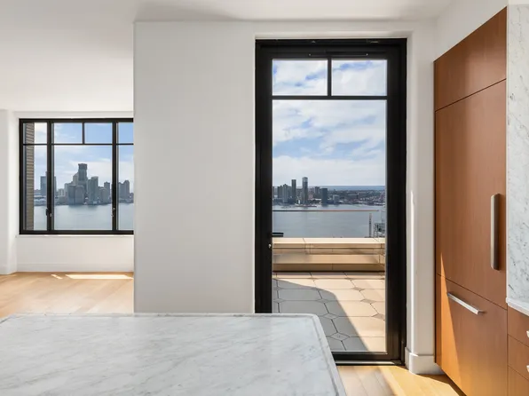 110 Charlton Street image 1 of 1