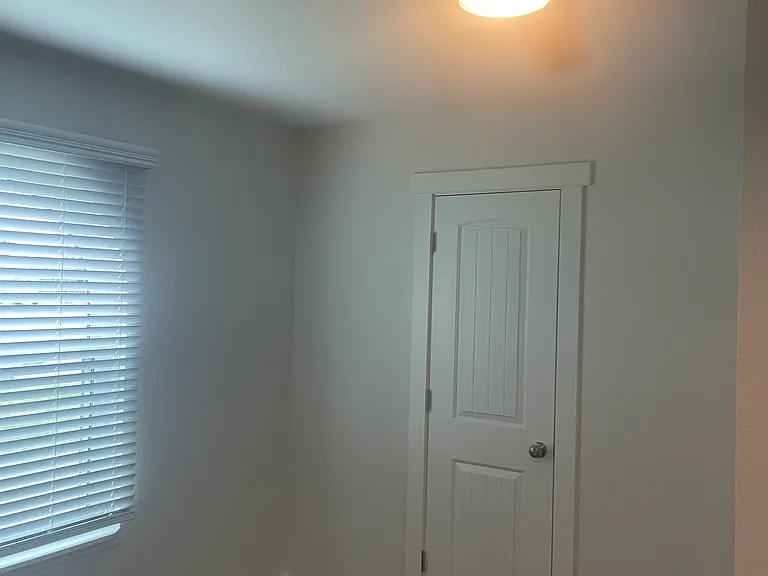 201 San Saba St — Photo 14