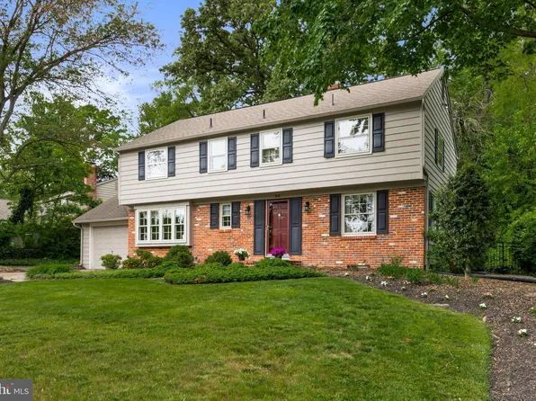 368 Bortons Mill Rd, Cherry Hill, NJ 08034