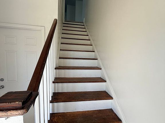 3rd image of 943 Marshall St #B