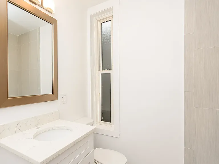 1622 W Le Moyne St #2 — Photo 9