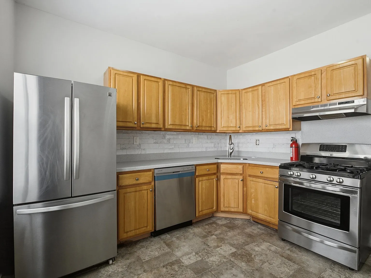 3 bed, 1.0 bath, $2,350 — Photo 1