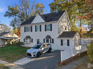 18 Baxter Rd, Edison, NJ 08817