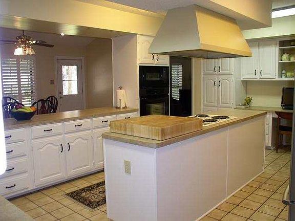 4th image of 1117 Windsong Ln