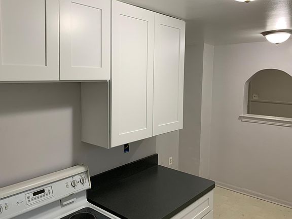 4th image of 27745 Groveland St