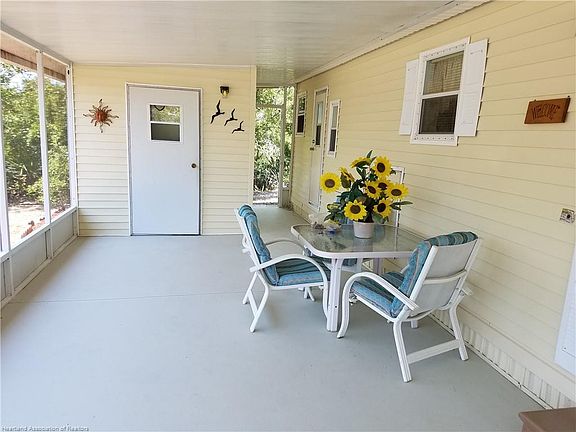 3rd image of 34 Hidden Harbor Ln