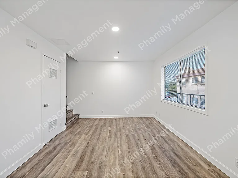 123 S 5th St #D — Photo 2