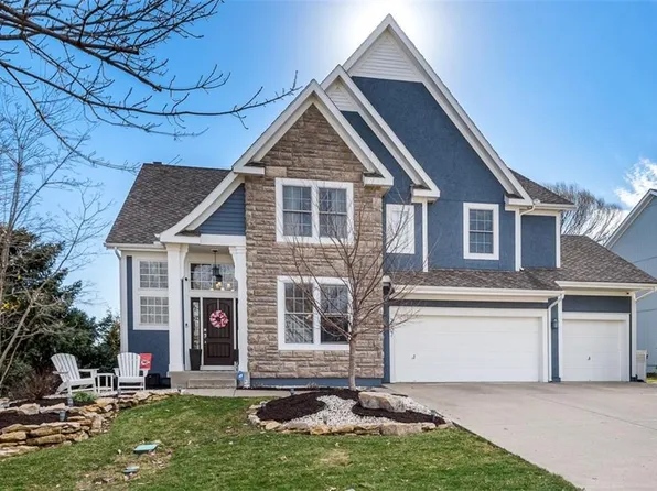 3607 W 155th Ct, Overland Park, KS 66224