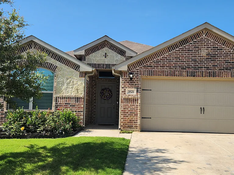 3521 Tahiti Ln — Photo 1