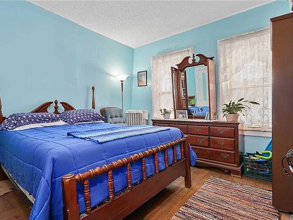 5th image of 55-11 39th Ave