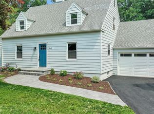 44 Pickwick Rd, Hamden, CT 06517