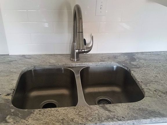 5th image of 31 N Brainard Ave APT H3