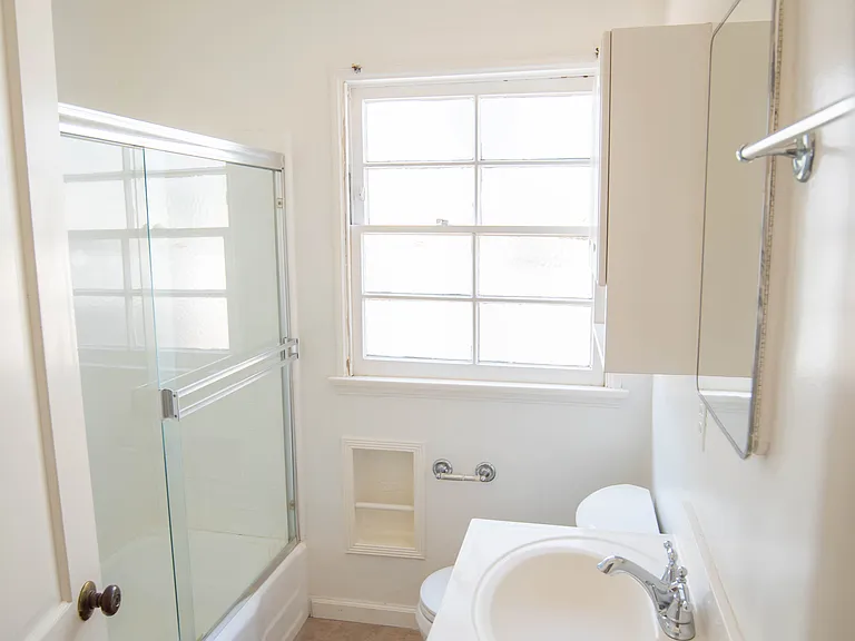 4545 Hazeltine Ave #101 — Photo 4