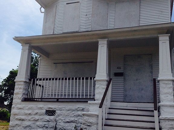 3rd image of 406 Goodyear Ave