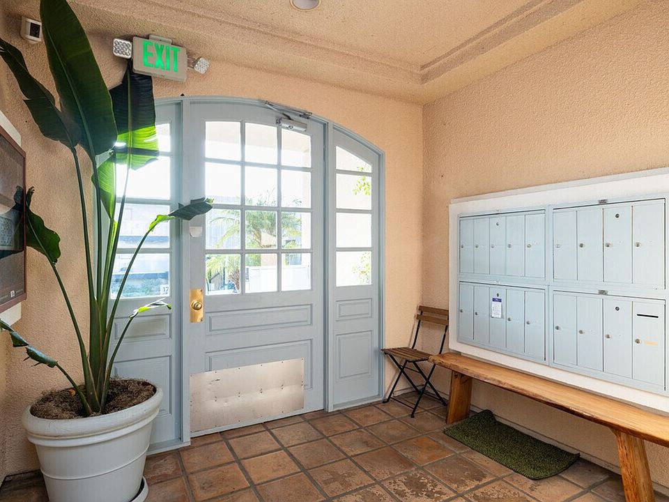 1st image of 1744 Butler Ave #105