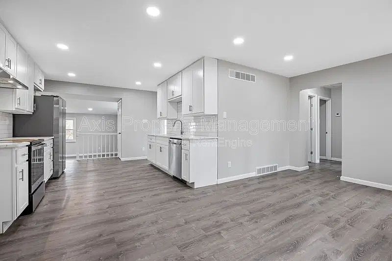 1st image of 533 Lynn Haven Ln