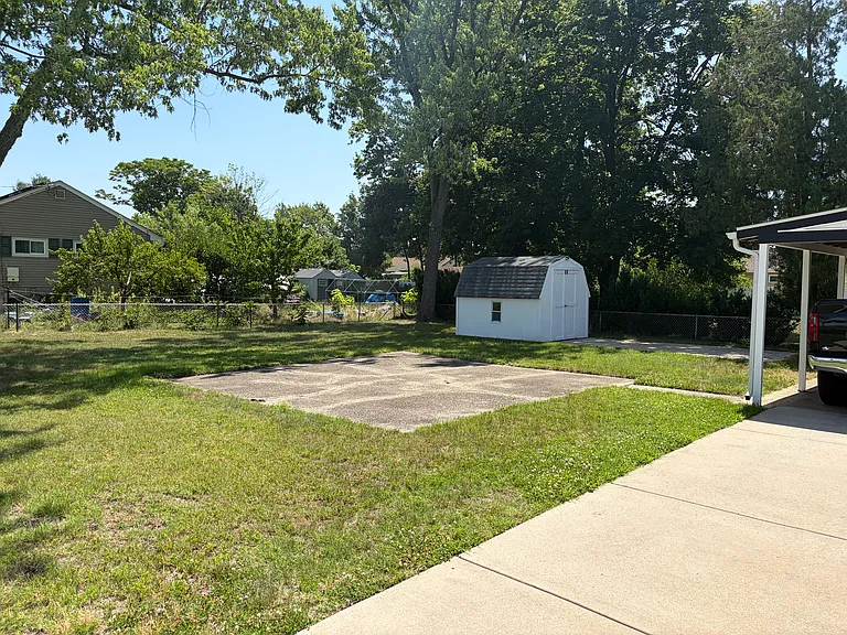 112 Wright Ave — Photo 4