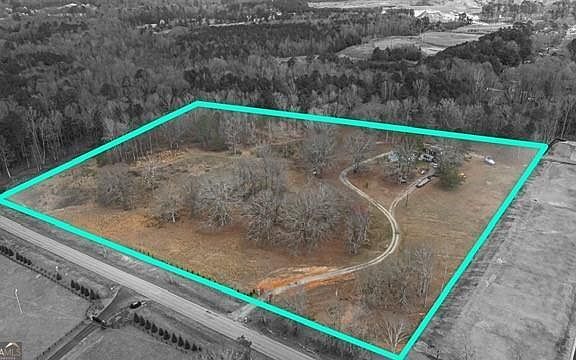 5th image of 121 Mount Moriah Rd