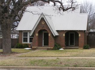 505 E Henry St, Hamilton, TX 76531