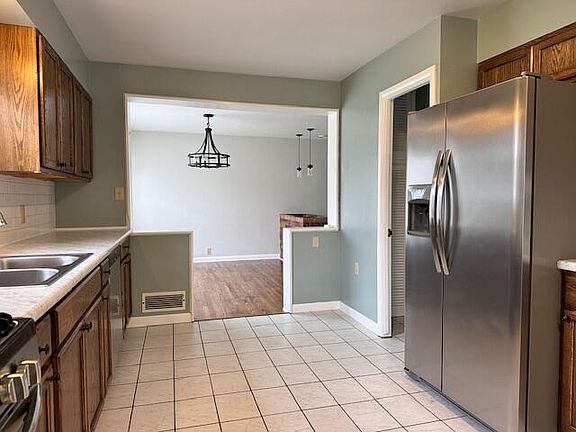 5th image of 118 Jenks St