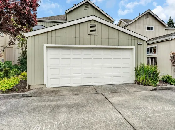 210 Bishop Pine Court, Santa Rosa, CA 95403