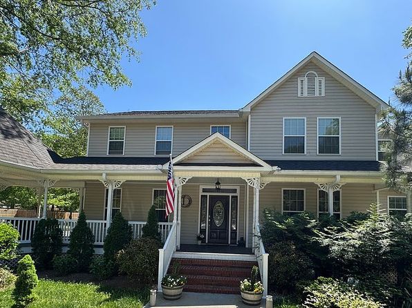200 Blackberry Ln