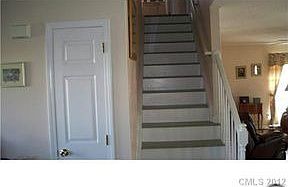 1st image of 121 Lantana Dr