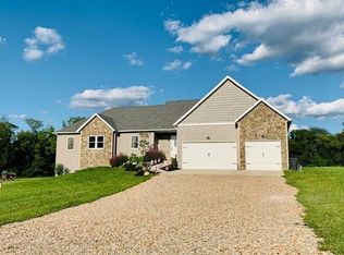 8849 Licking Trail Rd, Thornville, OH 43076