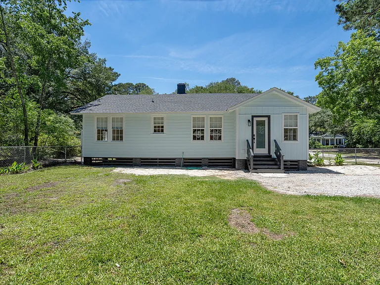 413 Meritta Ave — Photo 37