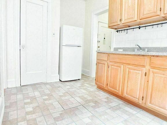 4th image of 30-14 29th St #1E
