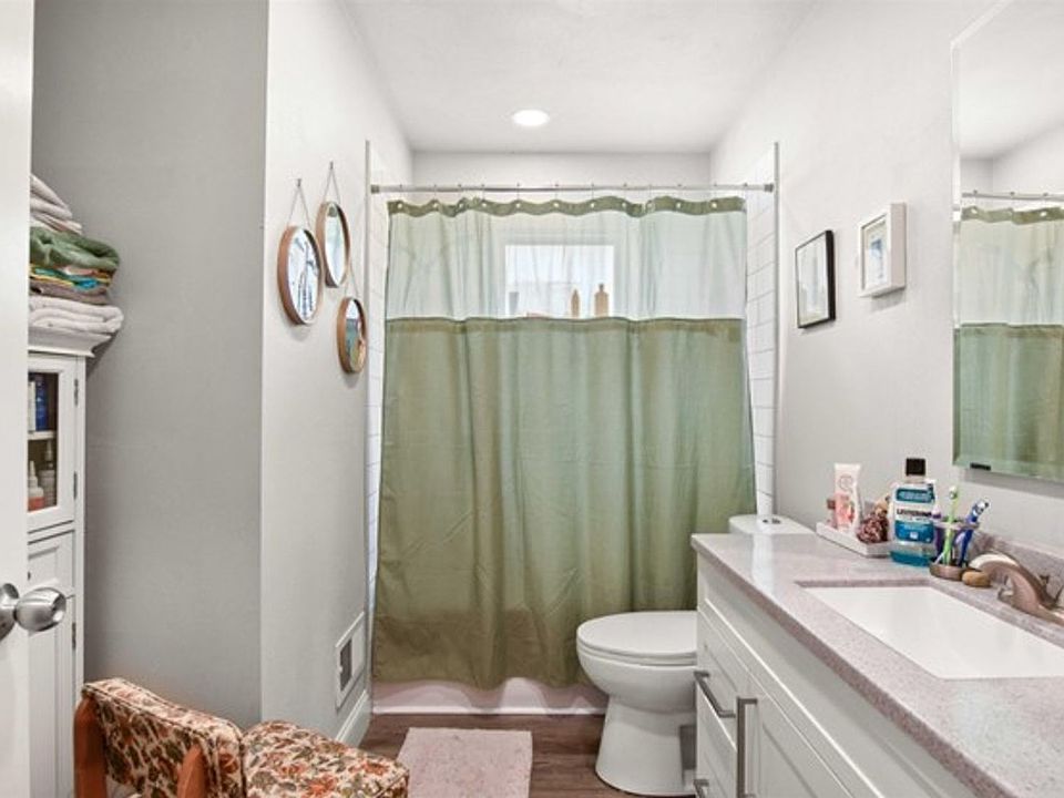 1st image of 917 Buena Vista Dr APT 3