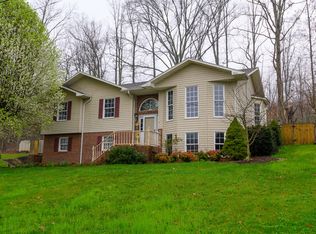 155 Valley Crest Dr, Mt Carmel, TN 37645